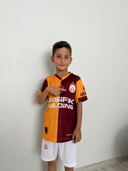 Galatasaray 5 Yıldız Ev Sahibi Forma ( Çocuk Bedenler )