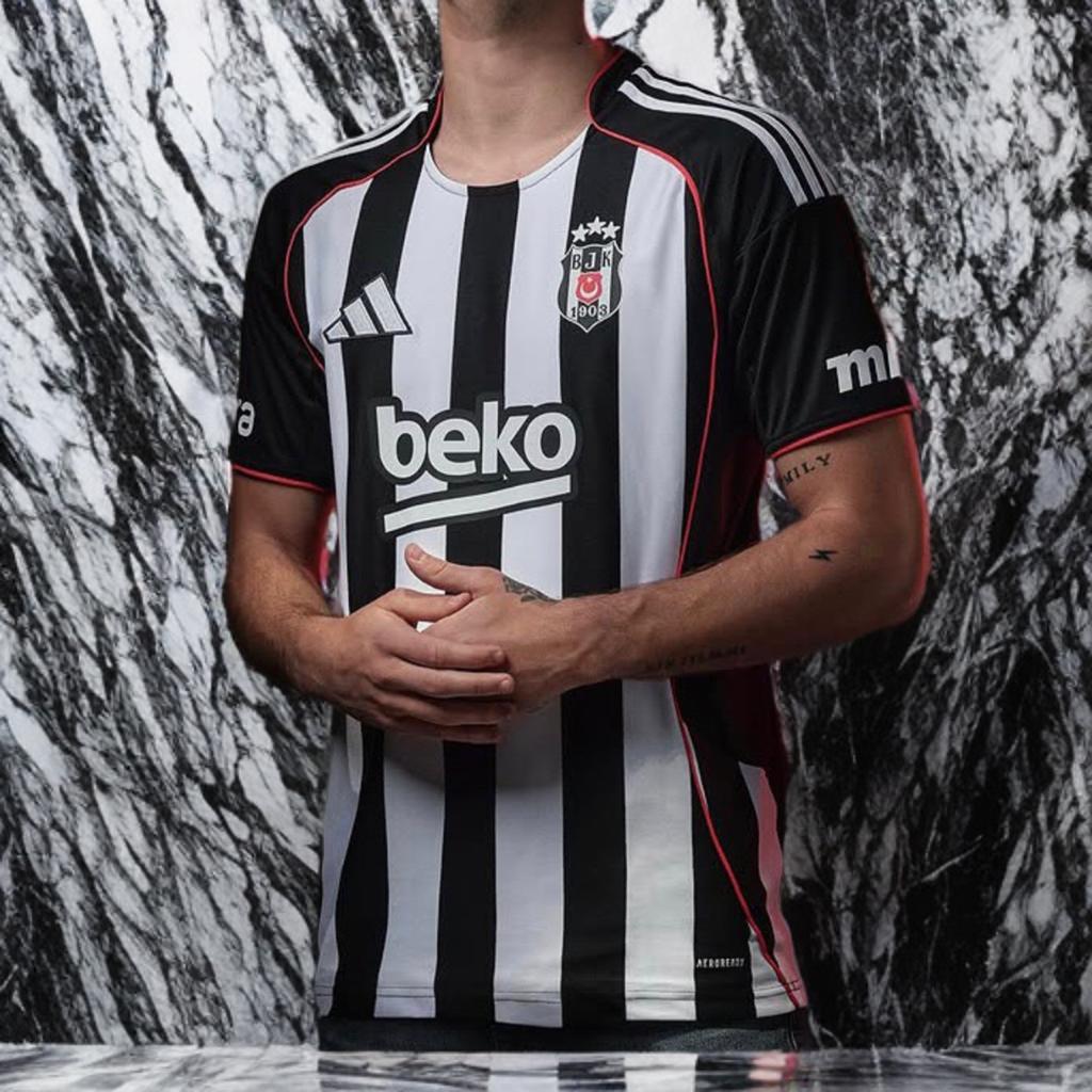 BEŞİKTAŞ 2026 ÇUBUKLU FORMA
