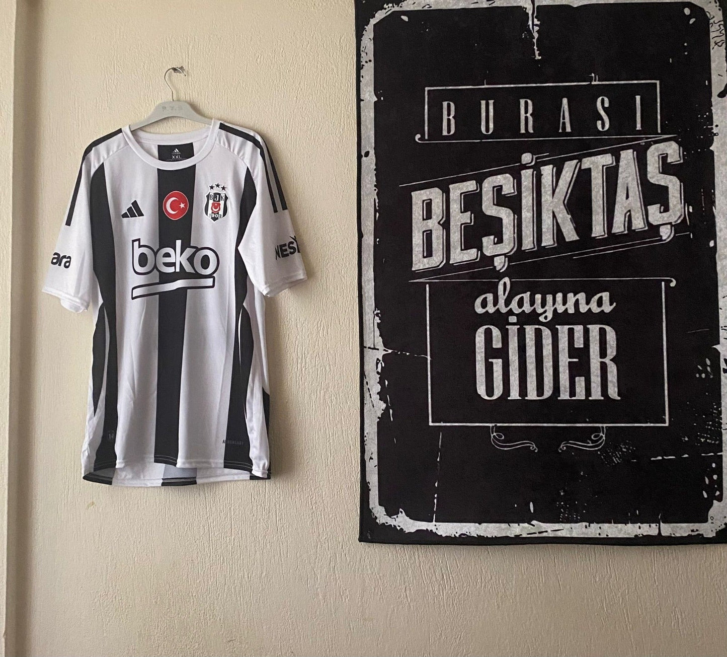 Beşiktaş 2024/25 Çubuklu Forma