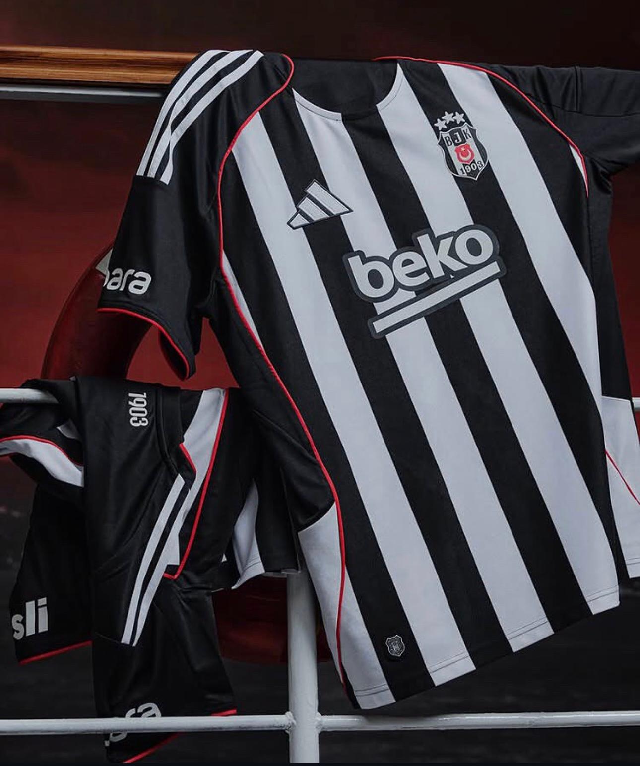 BEŞİKTAŞ 2026 ÇUBUKLU FORMA