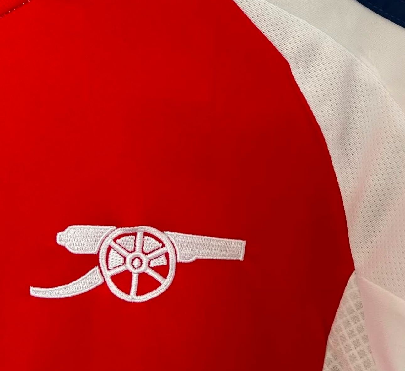 Arsenal 2024/25 Ev sahibi forma